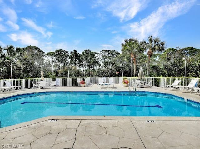 15435 Cedarwood LN 5-301, Naples, FL 34110
