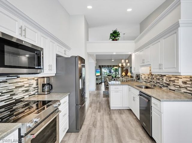 15435 Cedarwood LN 5-301, Naples, FL 34110