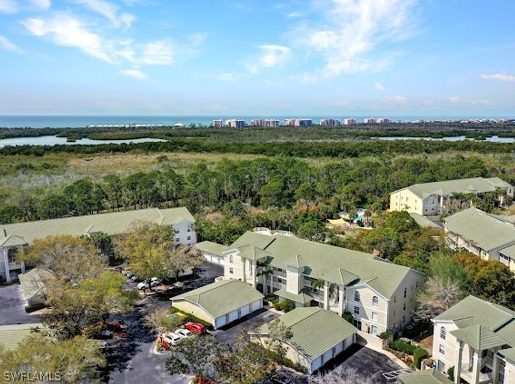 15435 Cedarwood LN 5-301, Naples, FL 34110