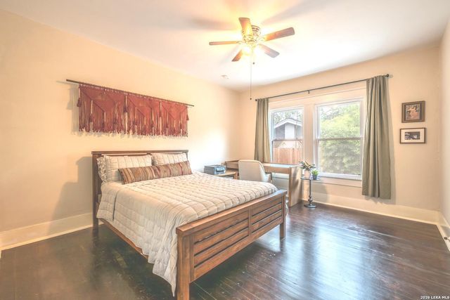 1136 W Russell, San Antonio, TX 78201