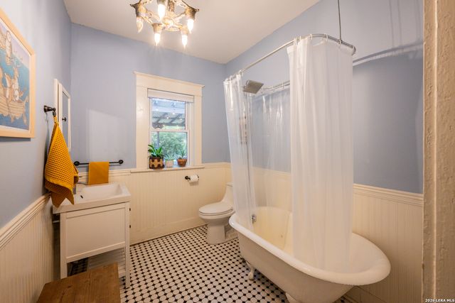 1136 W Russell, San Antonio, TX 78201