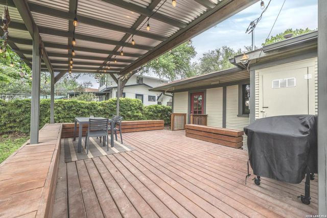 1136 W Russell, San Antonio, TX 78201