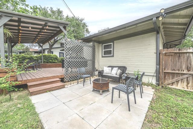1136 W Russell, San Antonio, TX 78201