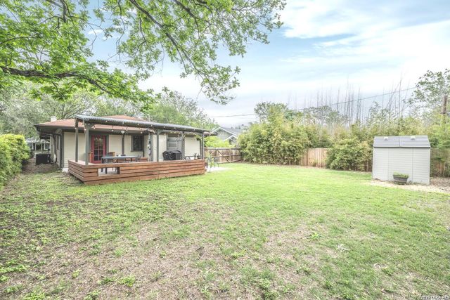 1136 W Russell, San Antonio, TX 78201