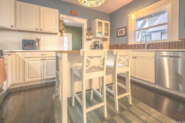 1136 W Russell, San Antonio, TX 78201
