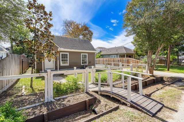 1327 Idylwild Street A, Houston, TX 77009