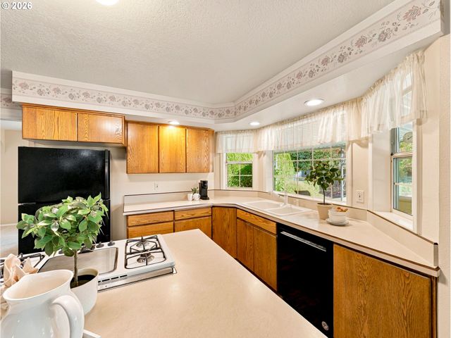 830 Ne 157TH Ave, Portland, OR 97230