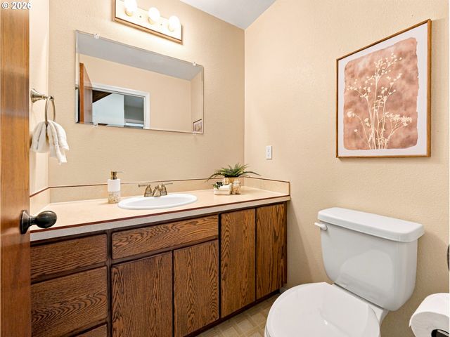 830 Ne 157TH Ave, Portland, OR 97230