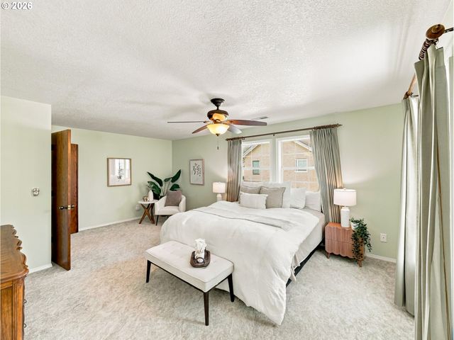 830 Ne 157TH Ave, Portland, OR 97230