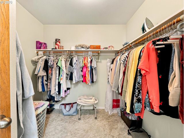830 Ne 157TH Ave, Portland, OR 97230