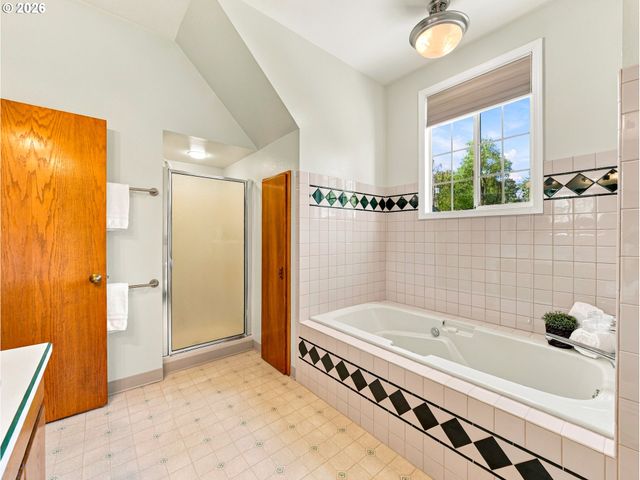830 Ne 157TH Ave, Portland, OR 97230