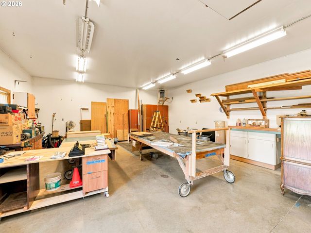 830 Ne 157TH Ave, Portland, OR 97230