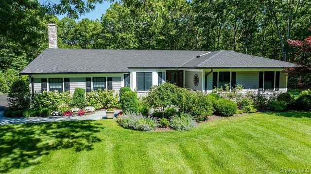 225 Laurel Lane, Laurel Hollow, NY 11791