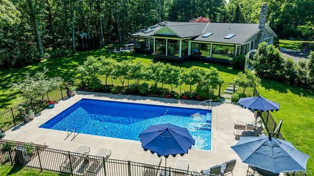225 Laurel Lane, Laurel Hollow, NY 11791