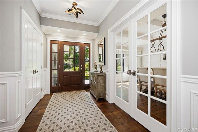 225 Laurel Lane, Laurel Hollow, NY 11791