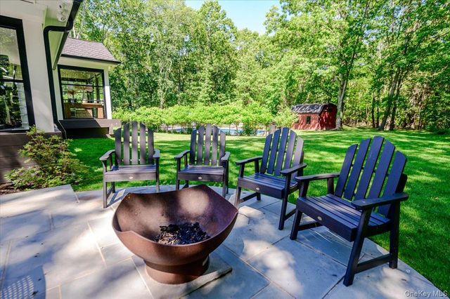225 Laurel Lane, Laurel Hollow, NY 11791