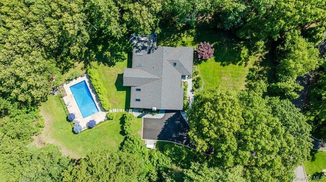 225 Laurel Lane, Laurel Hollow, NY 11791