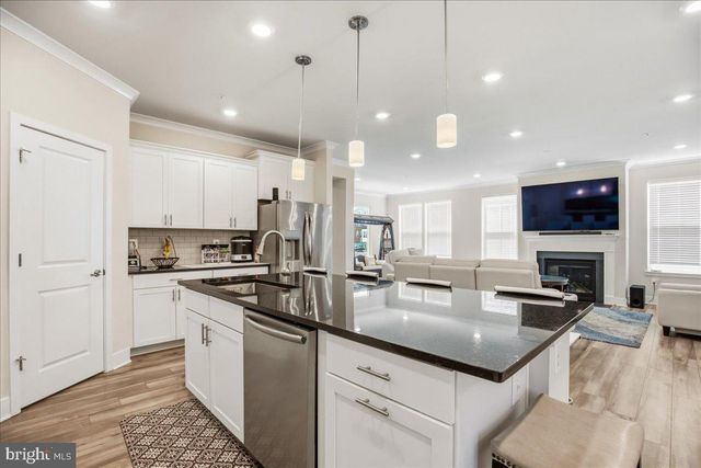 5688 LEWIS CARROLL DR, White Plains, MD 20695