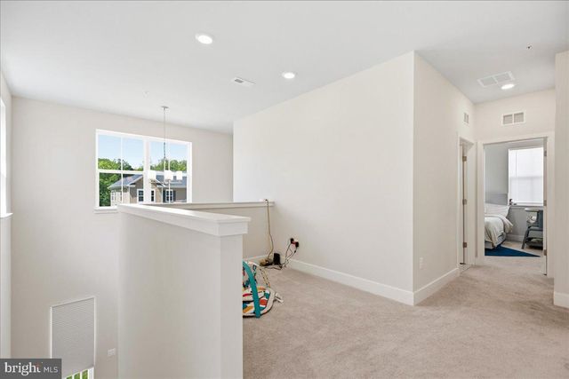 5688 LEWIS CARROLL DR, White Plains, MD 20695