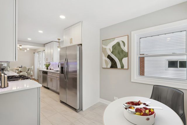 419 S Chase Avenue, Lombard, IL 60148