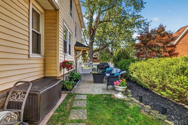 38 Laverack Avenue, Lancaster, NY 14086