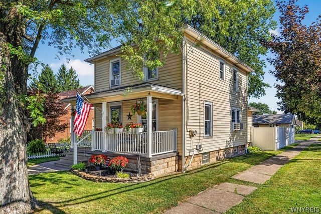 38 Laverack Avenue, Lancaster, NY 14086