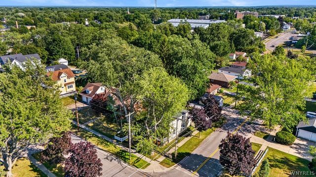 38 Laverack Avenue, Lancaster, NY 14086