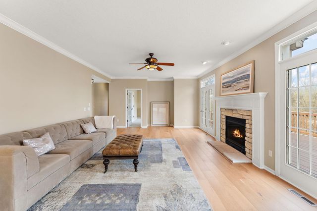 9677 Jonathan Lane, Eden Prairie, MN 55347