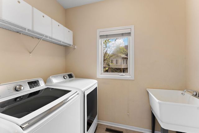 9677 Jonathan Lane, Eden Prairie, MN 55347