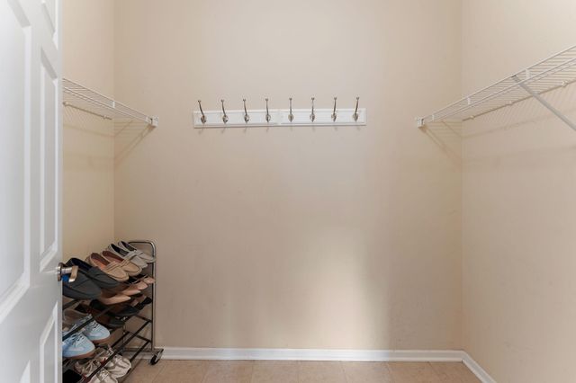 9677 Jonathan Lane, Eden Prairie, MN 55347