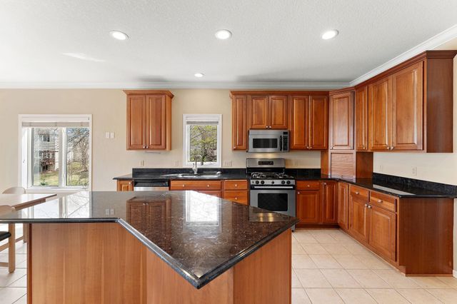 9677 Jonathan Lane, Eden Prairie, MN 55347