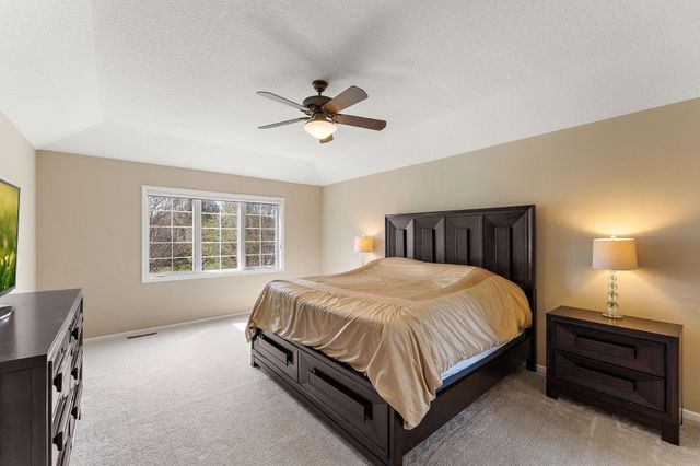 9677 Jonathan Lane, Eden Prairie, MN 55347