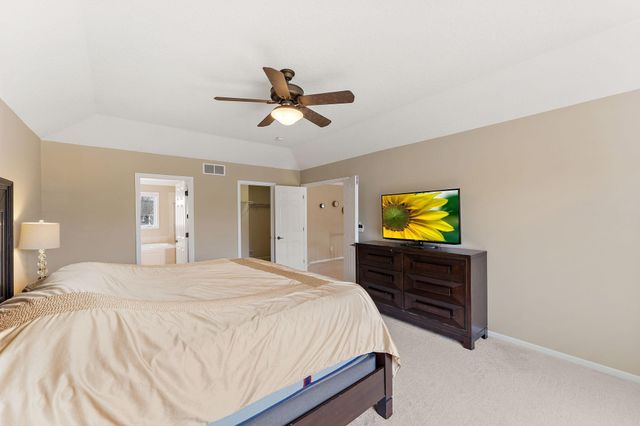 9677 Jonathan Lane, Eden Prairie, MN 55347