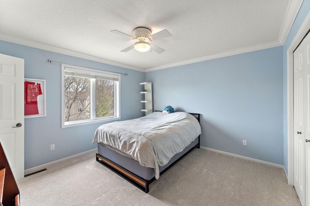 9677 Jonathan Lane, Eden Prairie, MN 55347