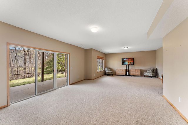 9677 Jonathan Lane, Eden Prairie, MN 55347