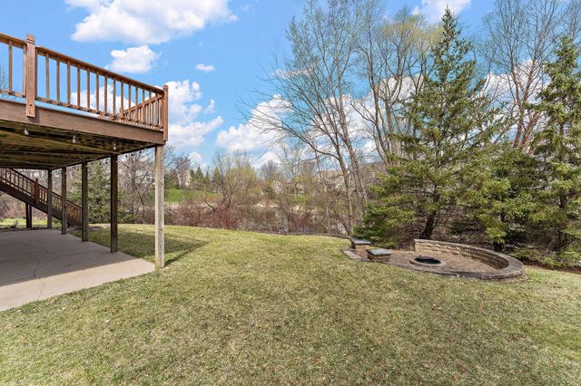 9677 Jonathan Lane, Eden Prairie, MN 55347