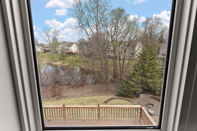 9677 Jonathan Lane, Eden Prairie, MN 55347