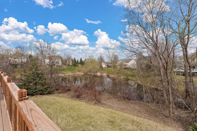 9677 Jonathan Lane, Eden Prairie, MN 55347