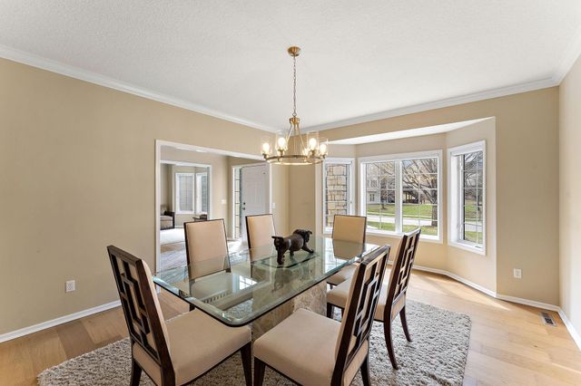 9677 Jonathan Lane, Eden Prairie, MN 55347