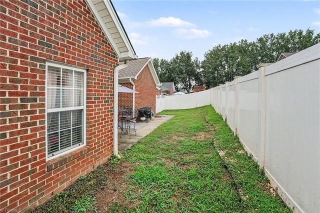 115 Stillmere Court, Winston-salem, NC 27101