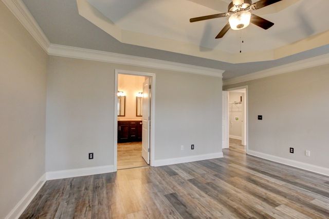 1329 Sussex Dr, Clarksville, TN 37042