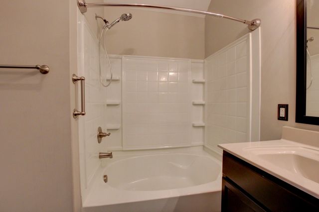 1329 Sussex Dr, Clarksville, TN 37042