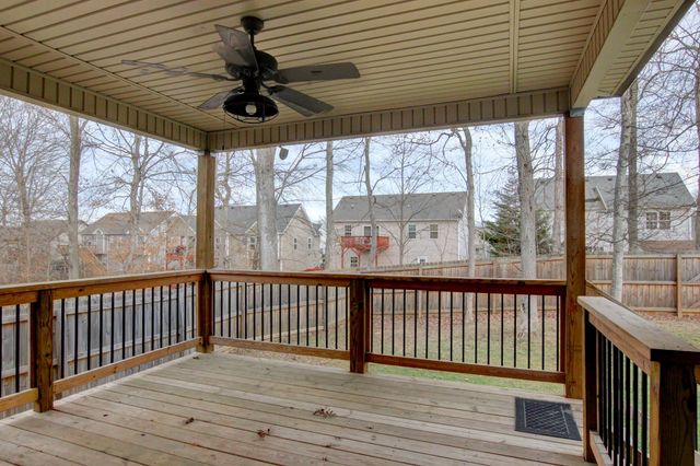 1329 Sussex Dr, Clarksville, TN 37042