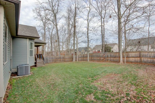 1329 Sussex Dr, Clarksville, TN 37042