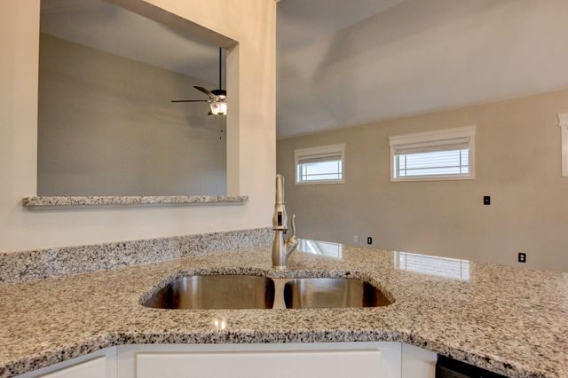 1329 Sussex Dr, Clarksville, TN 37042