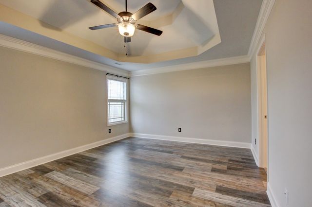 1329 Sussex Dr, Clarksville, TN 37042