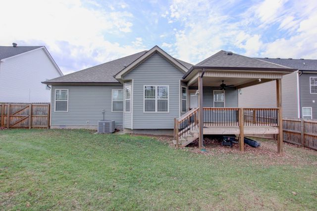 1329 Sussex Dr, Clarksville, TN 37042