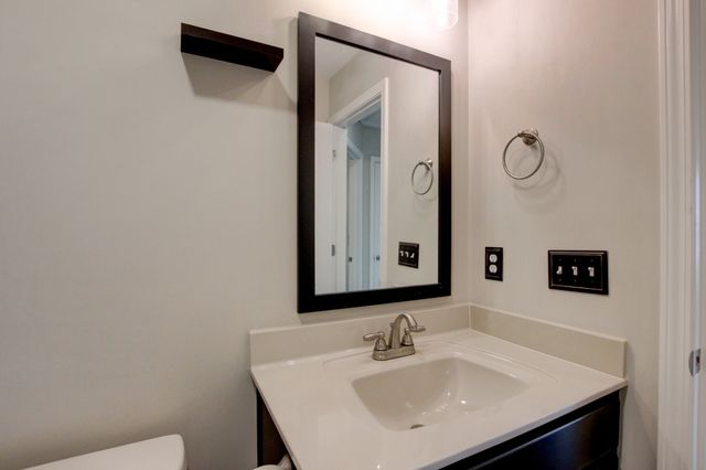 1329 Sussex Dr, Clarksville, TN 37042