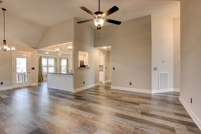 1329 Sussex Dr, Clarksville, TN 37042