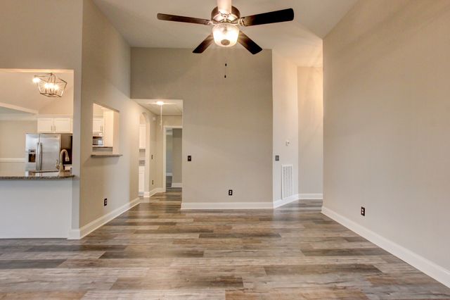 1329 Sussex Dr, Clarksville, TN 37042